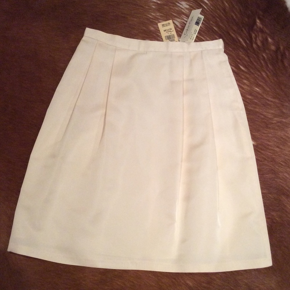 NWT!Great Gift 🎁 Silk skirt by Calvin Klein